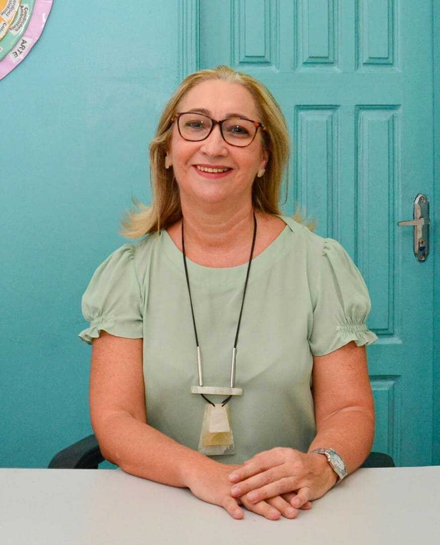 Lúcia Cristina Cortez de Barros Santos